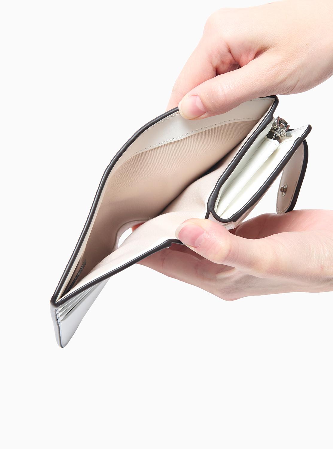 MK POP CHARM(MK ポップチャーム) レザー タブ ジップアラウンド ウォレット ミディアム | 二つ折り財布・ミニ財布