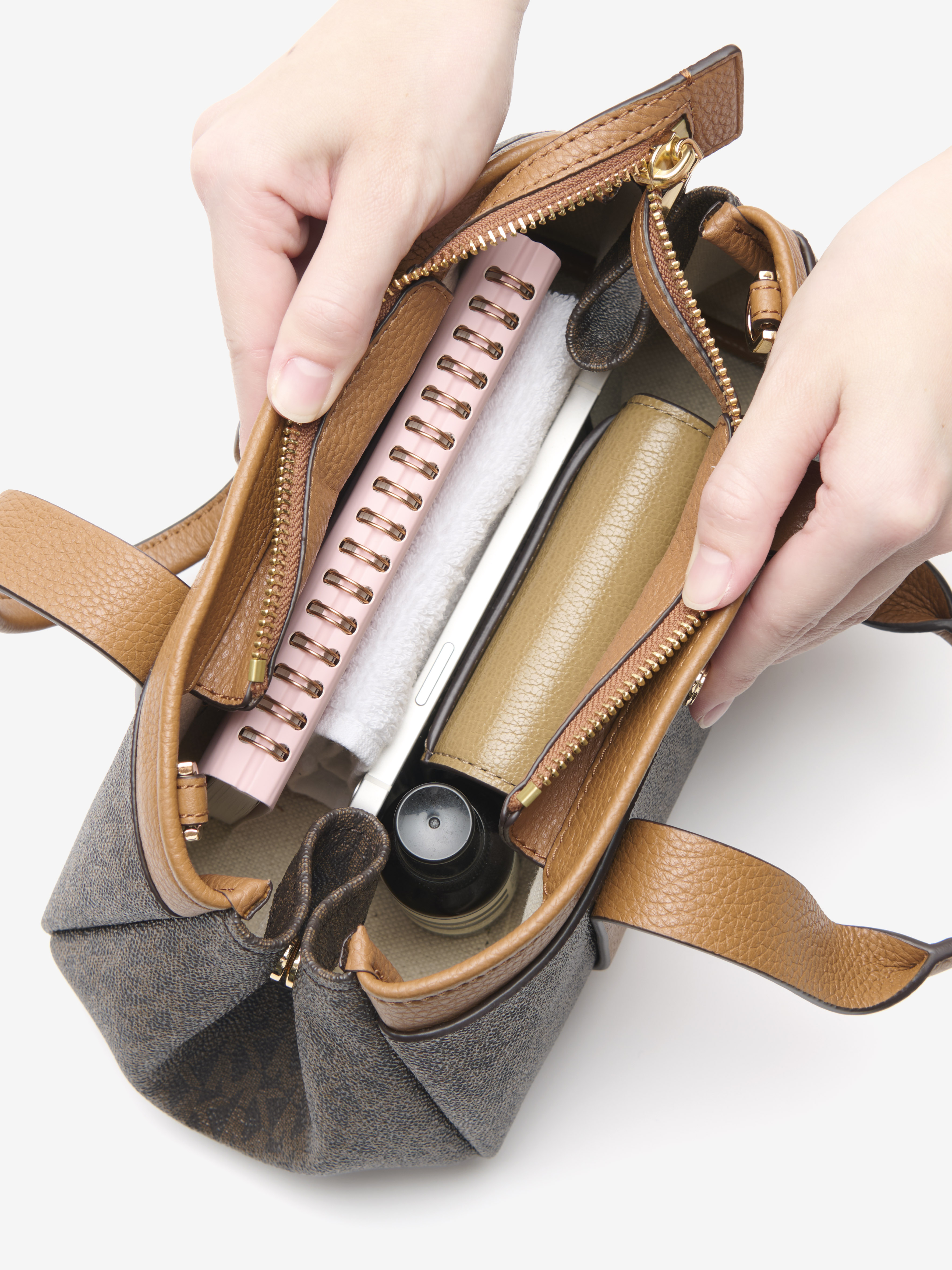 ROMEE(ロミー) クロスボディ エクストラスモール - MKシグネチャー | クロスボディバッグ・斜め掛け