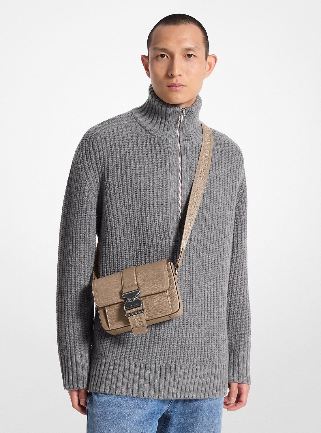 新品未使用　マイケルコース　エレッセ　ダウンベスト　S ネイビー　白　赤　黄 MICHAEL KORS（マイケルコース）の「MK x ellesse JACKSON