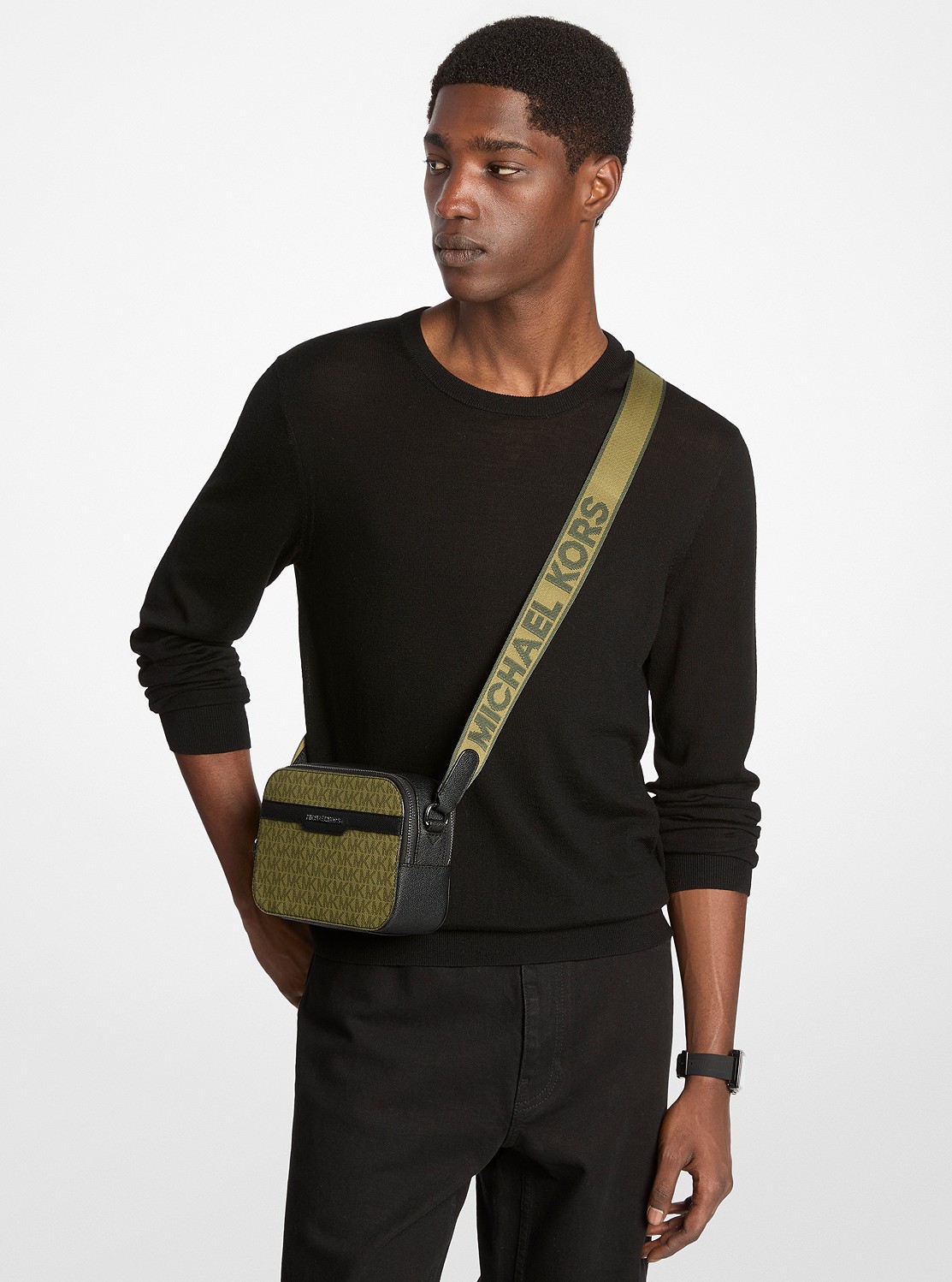 HUDSON カメラ クロスボディ - MKシグネチャー | メッセンジャー・ショルダーバッグ