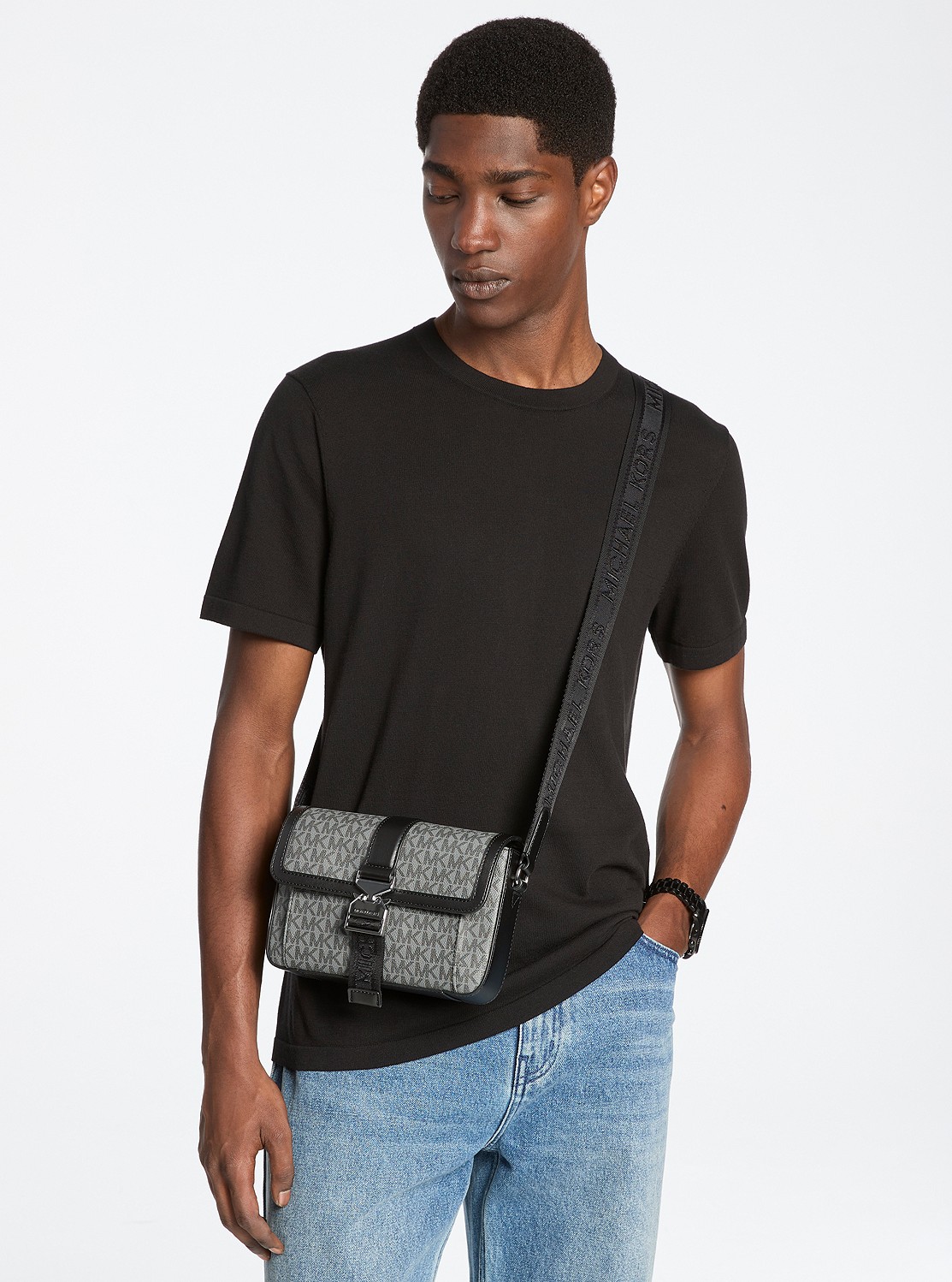 HUDSON クロスボディ - MKシグネチャー | メッセンジャー・ショルダーバッグ