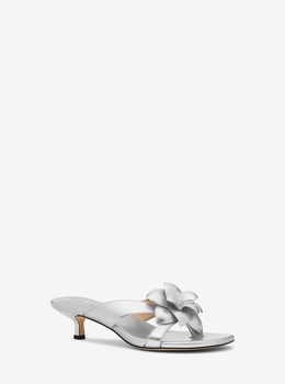 JACIE フローラル エンブリッシュ メタリックレザー キトゥンヒール サンダル